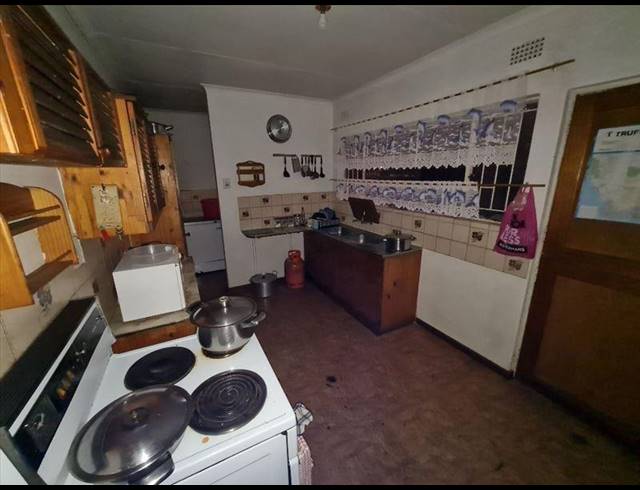 4 BEDROOM HOUSE FOR SALE IN ESTHER PARK